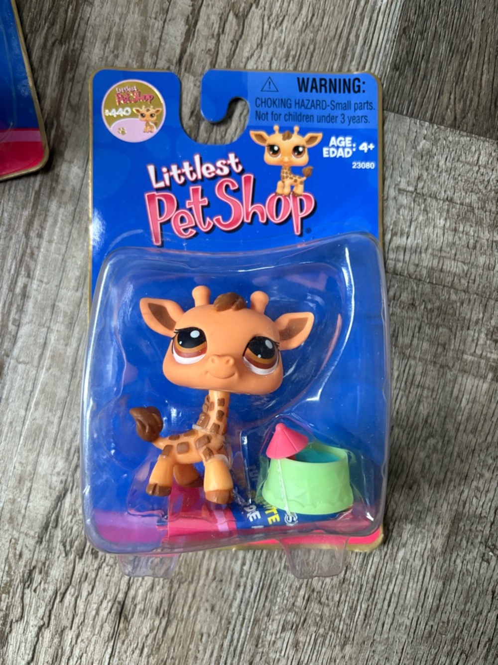 Littlest Petshop giraffe #440 NIB